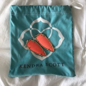 Kendra Scott Skylar Arrowhead Earrings in Coral
